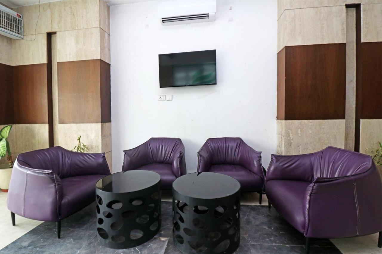 Capital O 19296 Joy Inn & Suites Bhiwadi Buitenkant foto