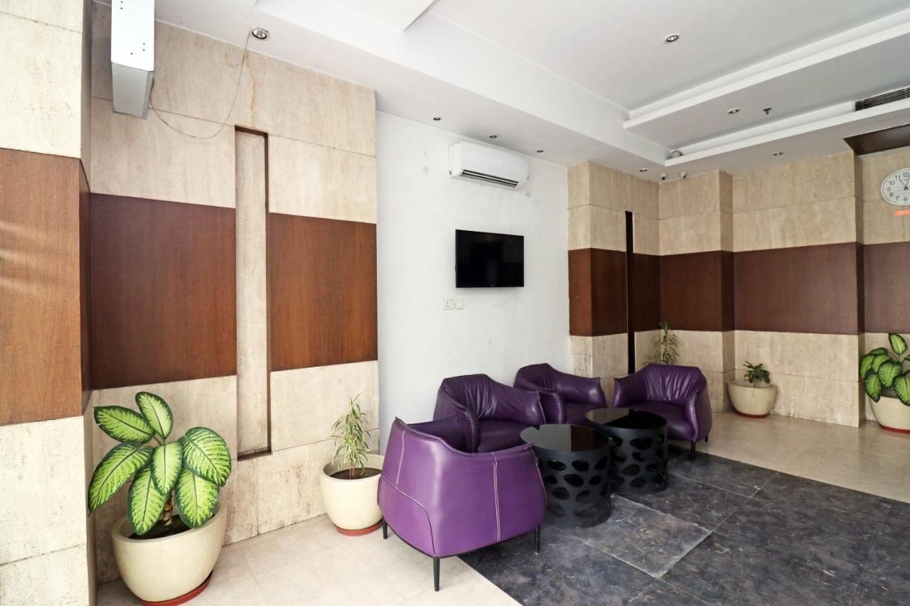 Capital O 19296 Joy Inn & Suites Bhiwadi Buitenkant foto