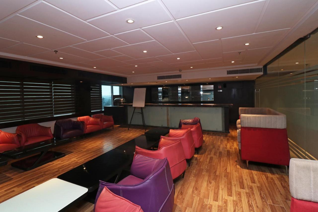 Capital O 19296 Joy Inn & Suites Bhiwadi Buitenkant foto